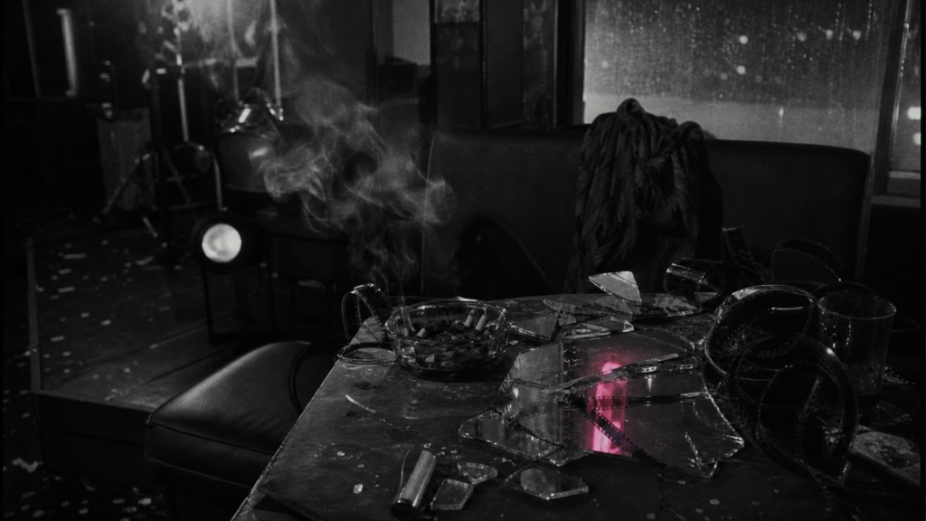Funeral Parade of Roses: Tokio arde en espejo, celuloide y género
